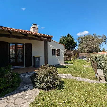 House With Pool Near The Sea 펜션 Les Sables-dʼOlonne